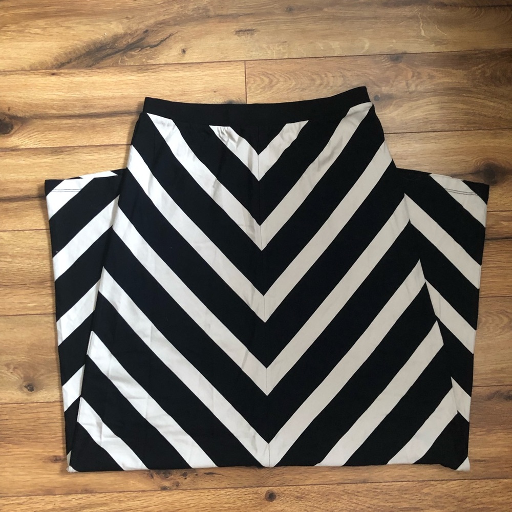 White House Black Market maxi skirt size xs NWT - Picture 2 of 4